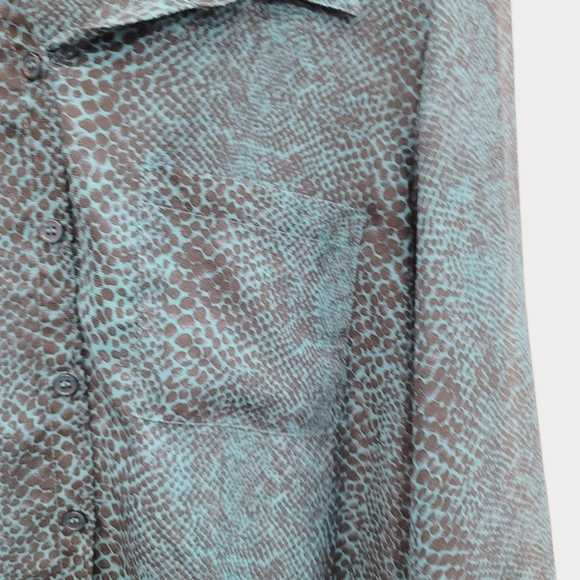 💕 Brooke Leigh Teal Animal Print High Low Blouse Top Women's Size Medium - Picture 4 of 9